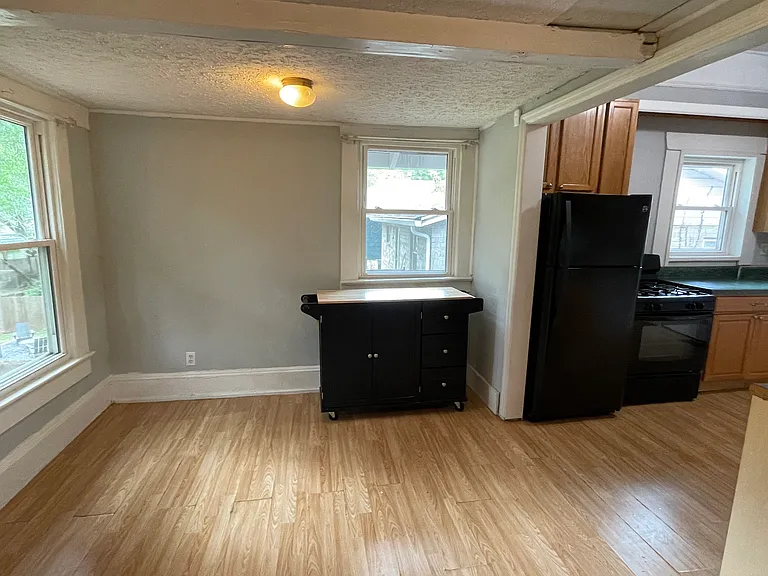 171 Warren St SE — Photo 36