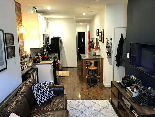 Rented by Medrash Realty | media 11