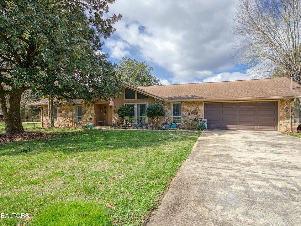 1st image of 901 Roderick Rd