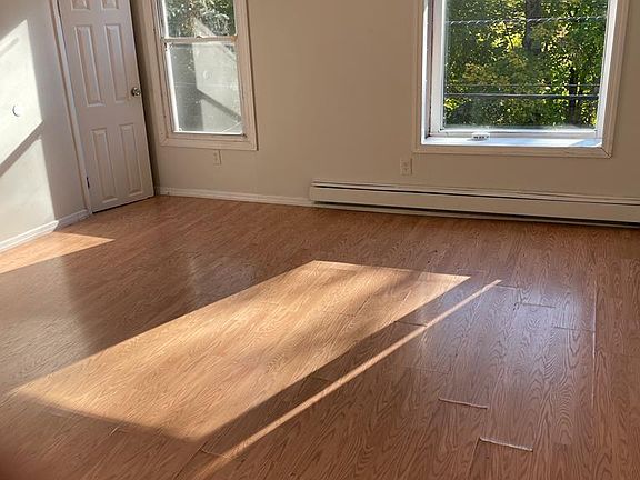3rd image of 81 Washington Ave #2