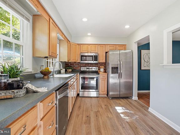 3rd image of 5910 Prince James Dr #74