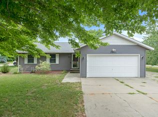 13644 152nd Ave, Grand Haven, MI 49417