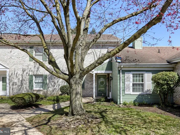 5 Ashlea Ville, New Holland, PA 17557