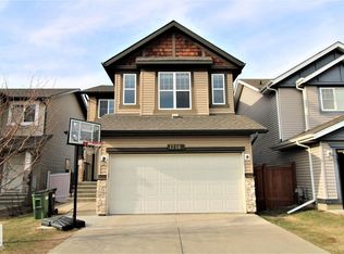 1218 37th Ave NW, Edmonton, AB T6T0J5