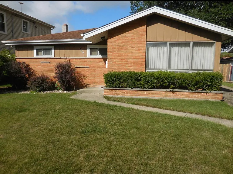 808 N Neva Ave — Photo 1