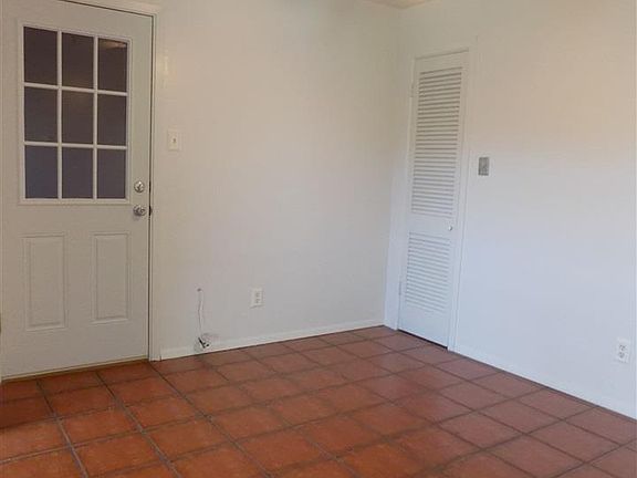 3rd image of 1307 Emma Dr