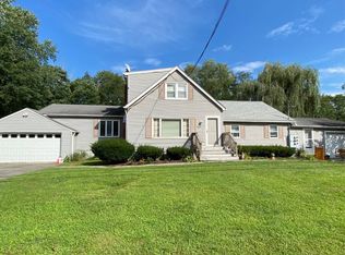 350 Vineyard Ave, Lloyd, NY 12528