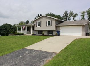 746 Spring Falls Ave, Springfield, OH 45502