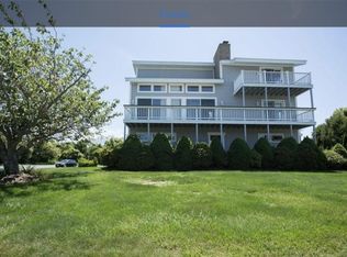 56 White Swan Dr, Narragansett, RI 02882