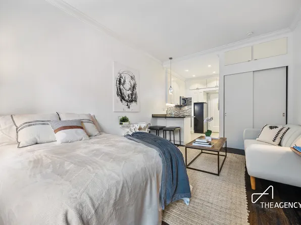 305 East 83rd Street image 4 of 10