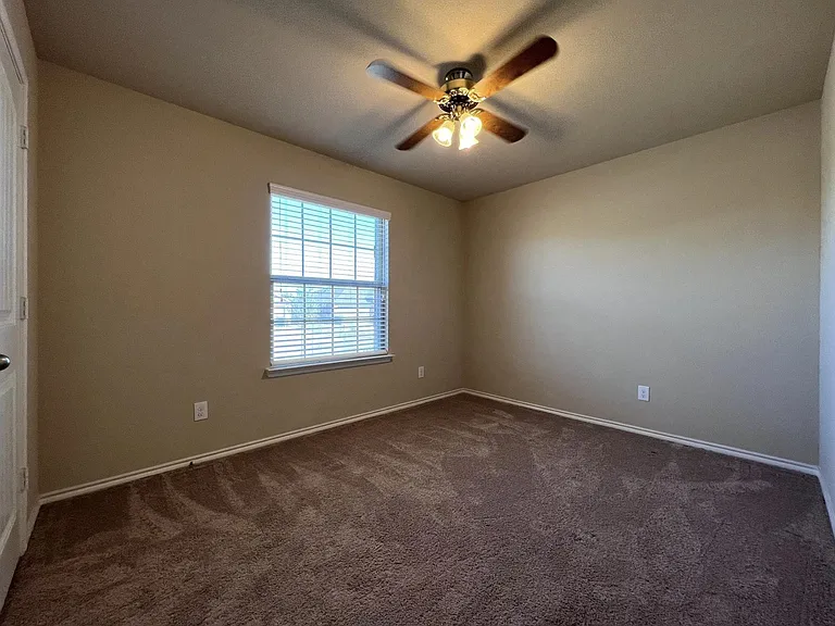 319 Plum Dr — Photo 17