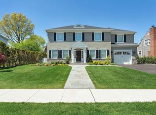 194 Euston Rd, Garden City, NY 11530