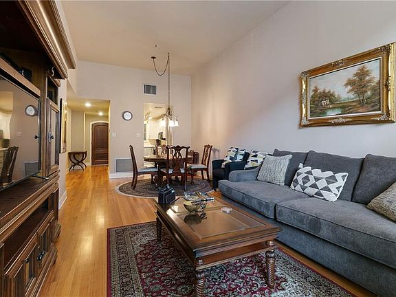 5th image of 700 S Peters St APT 307