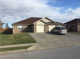 944 Terry Ln, Springdale, AR 72764