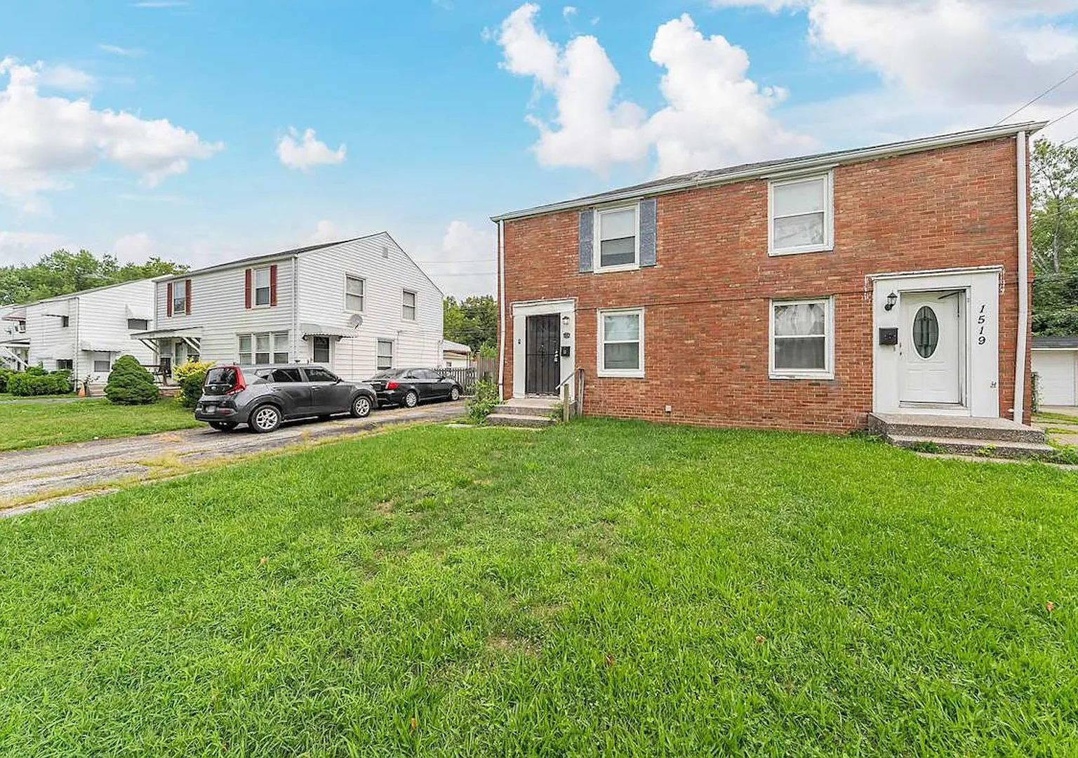 Beautifully Renovated Home in a Prime Location — Photo 3