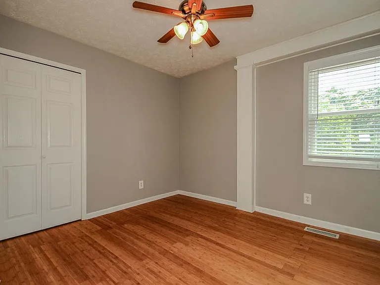 12433 Webster Rd — Photo 40