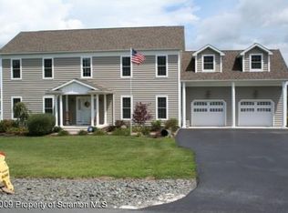 105 Kernwood Dr, Honesdale, PA 18431