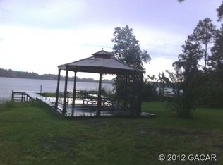 105 Star Lake Dr, Hawthorne, FL 32640