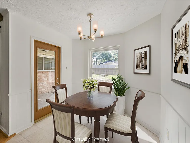 8415 Braesdale Ln — Photo 12