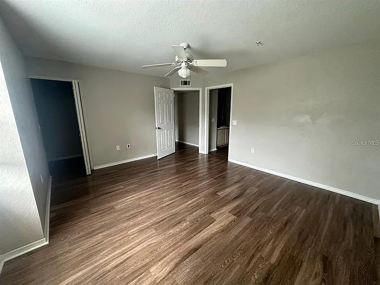 13929 Fairway Island Dr #821 — Photo 6