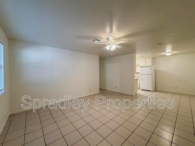 3 bed, 2.0 bath, 1170 sqft, $1,225 — Photo 2