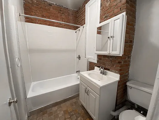 Rented by Bien Realty Ltd | media 13