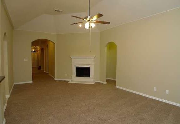 3rd image of 1886 Huron Dr