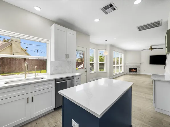 1802 Rockwall Ct, Sugar Land, TX 77479