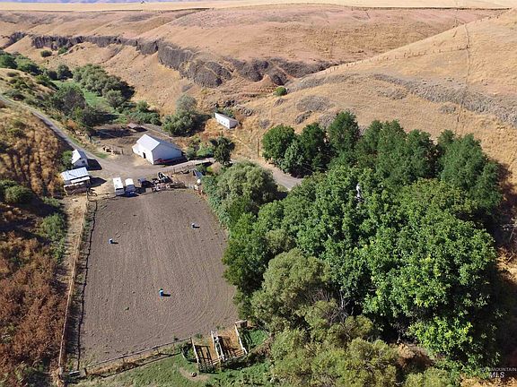 4th image of 2707 Lindsay Creek Rd
