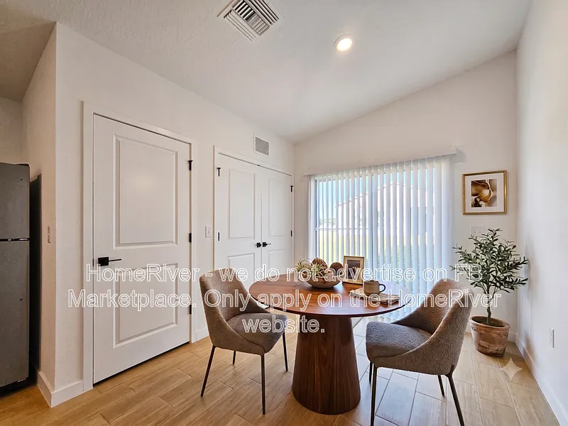 3 bed, 2.0 bath, 1707 sqft, $2,145 — Photo 4