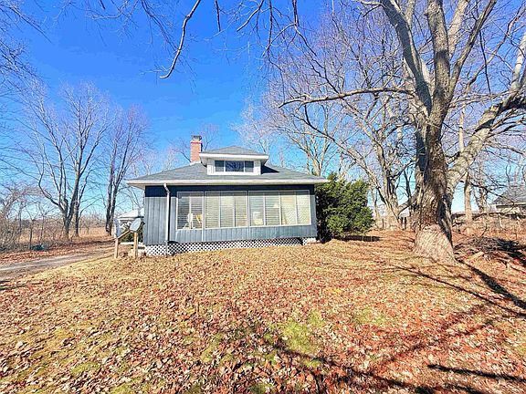 4th image of 1820 Husen Rd
