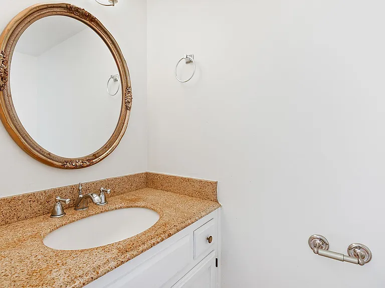 956 Ridgepoint Ct #15C — Photo 10
