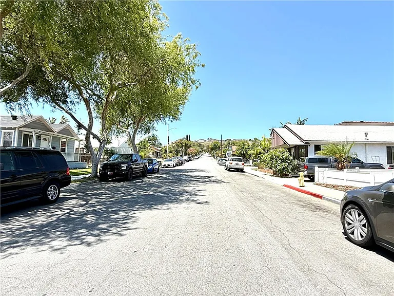1946 Dawson Ave — Photo 19
