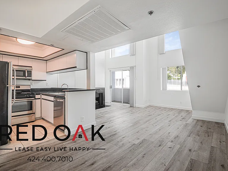 1755 N El Cerrito Pl #404 — Photo 3