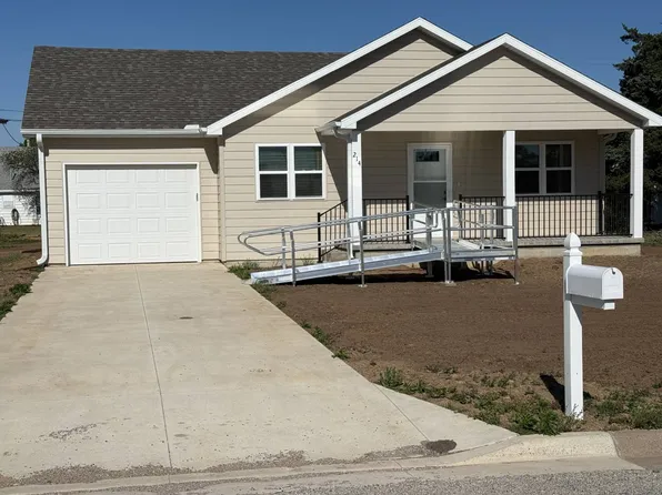 214 S Pearl St, Saint John, KS 67576