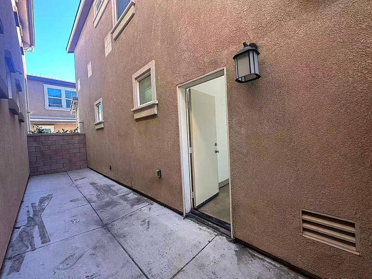 5862 Ginger Dr — Photo 13
