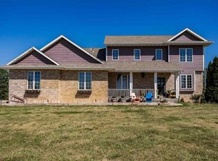 1558 Iwv Rd SW, Oxford, IA 52322