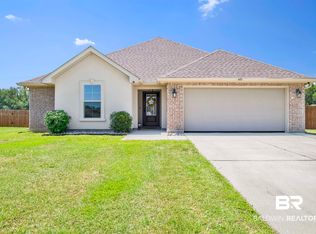601 Savannah Ct, Summerdale, AL 36580