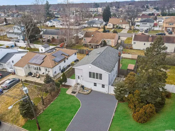 152 E 3rd Street, Deer Park, NY 11729