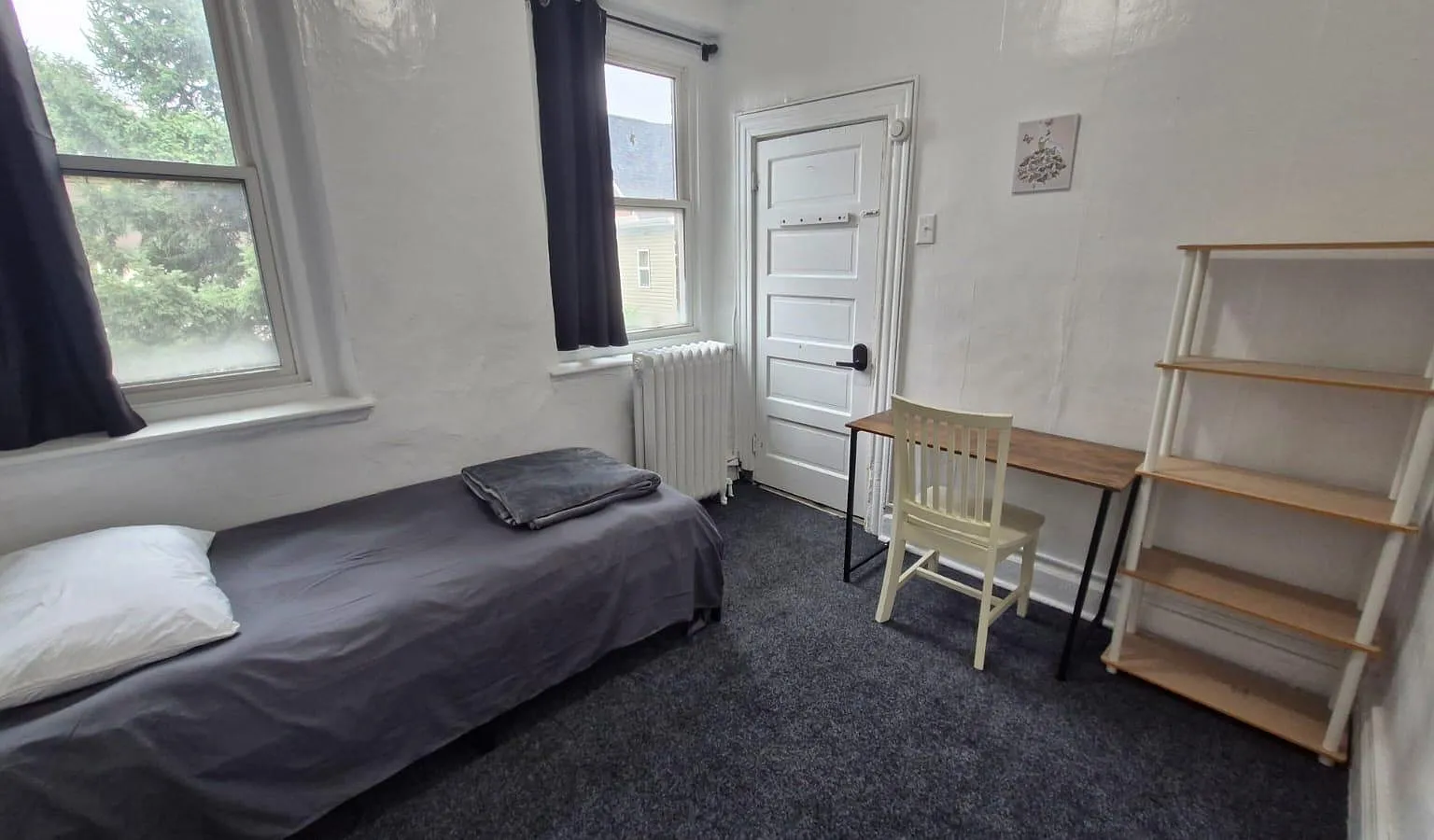 1 bed, 1800 sqft, $575 — Photo 2