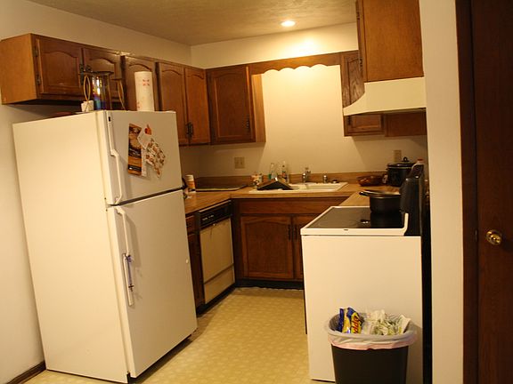 4th image of 5421 Midvale Dr APT 8