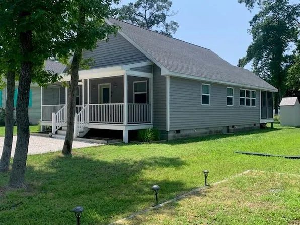 7066 Josephine Ln, Chincoteague Island, VA 23336