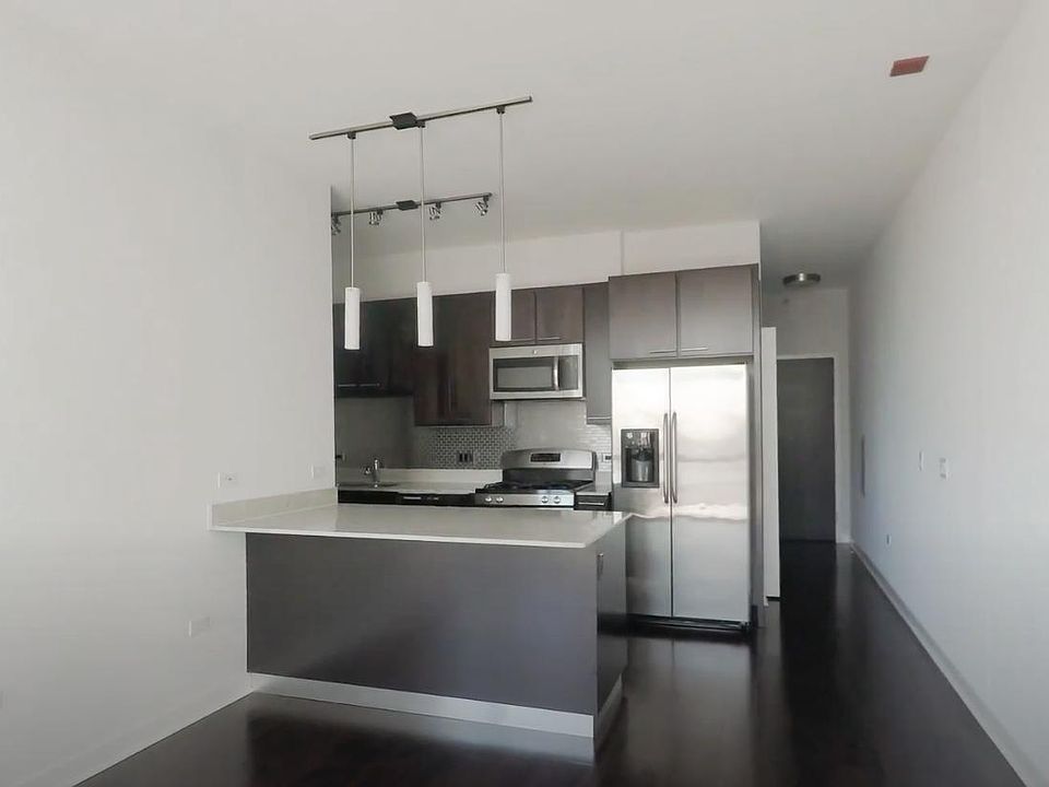 1st image of 400 W Erie St #1003