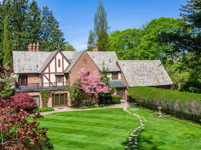 1370 Country Club Rd, Bloomfield Hills, MI, 48304