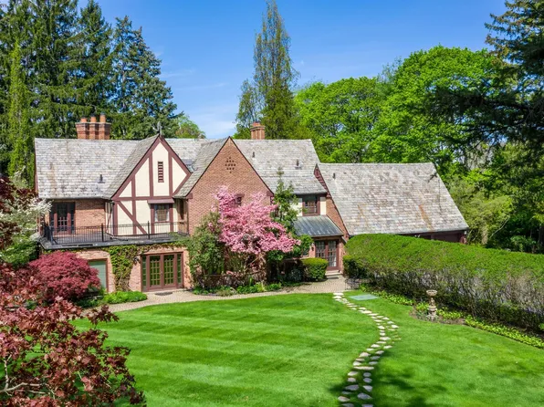 1370 Country Club Rd, Bloomfield Hills, MI 48304
