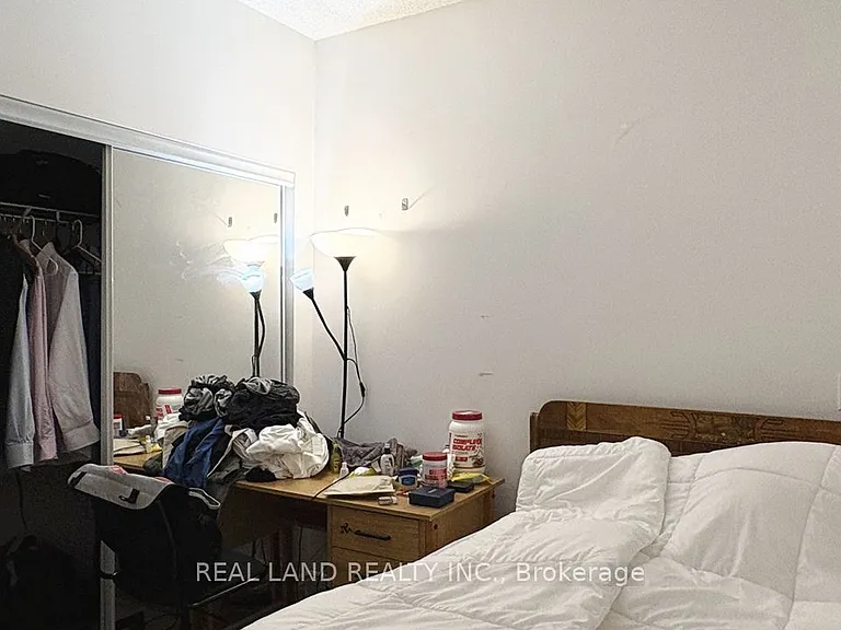 832 Bay St #502 — Photo 14