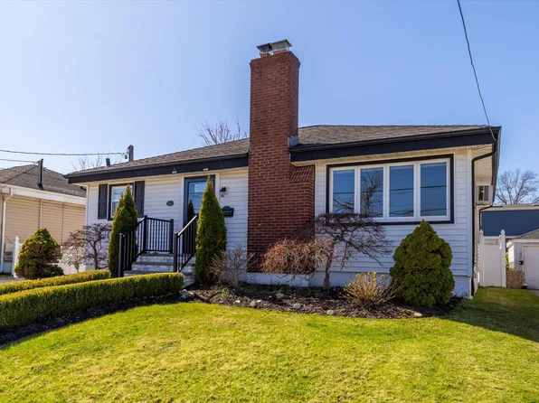 61 Albert Road, Valley Stream, NY 11580