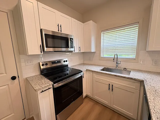 215 W Chappell St — Photo 8
