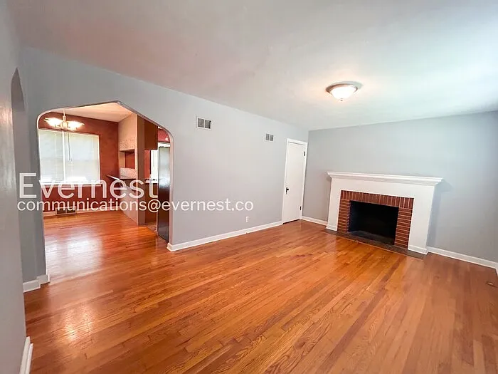 5436 Bancroft Ave — Photo 7