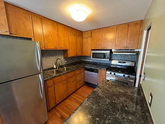5th image of 2500 Blaisdell Ave APT 211